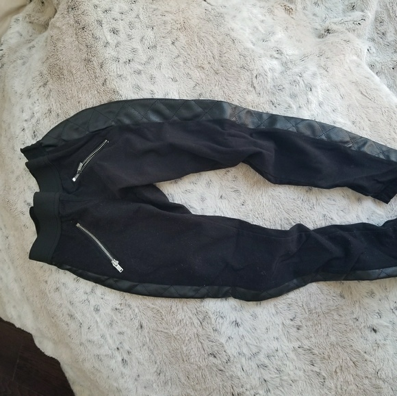 Justice leggings with faux leather trim - Picture 1 of 3